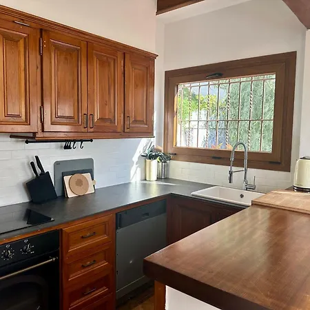 بيت للعطل Praga 2 - Encantadora Casa Con Piscina Y Vistas Al Bosque!