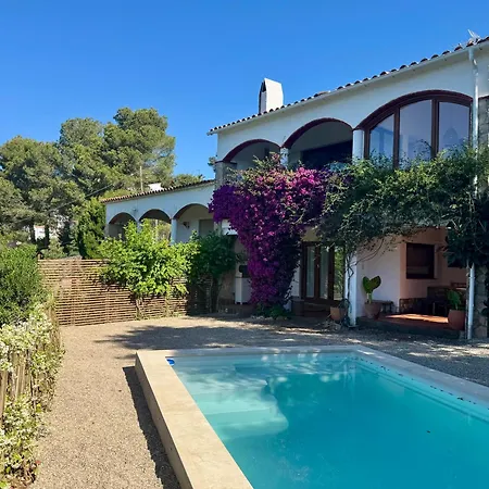 بيت للعطل Praga 2 - Encantadora Casa Con Piscina Y Vistas Al Bosque! بالس