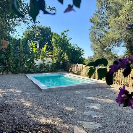 Praga 2 - Encantadora Casa Con Piscina Y Vistas Al Bosque! Holiday home