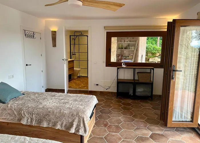 Praga 2 - Encantadora Casa Con Piscina Y Vistas Al Bosque! Hébergement de vacances Pals
